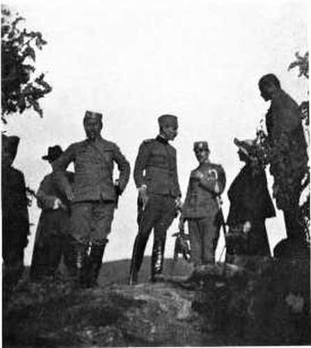 SERB AND MONTENEGRIN OFFICERS ON THE DRINA.