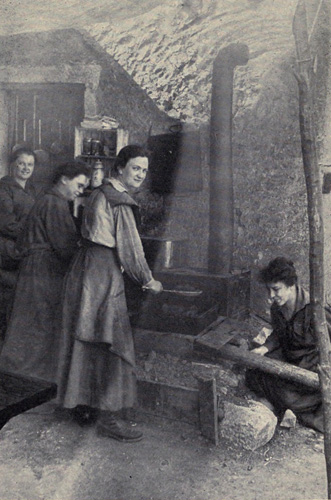 The lassie who fried the first doughnut in France